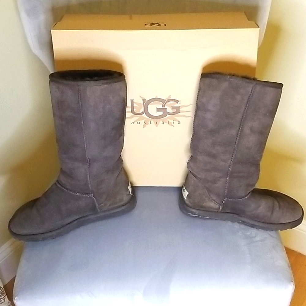 CHOCOLATE TALL UGGS